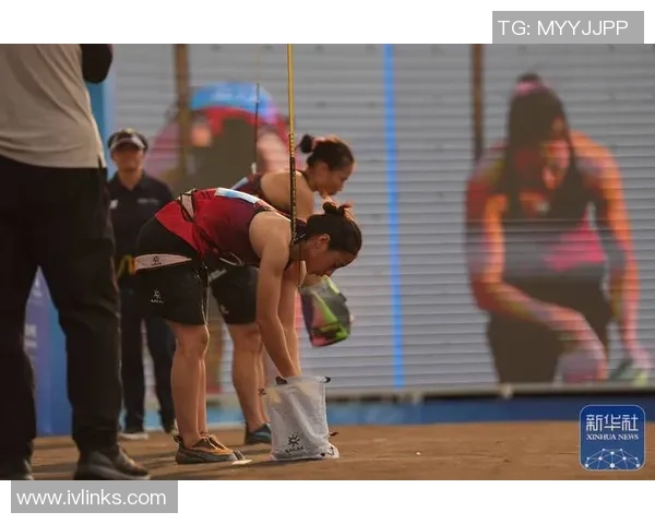 成都攀岩队的中路突破之路：深度解析攀岩运动的魅力与挑战